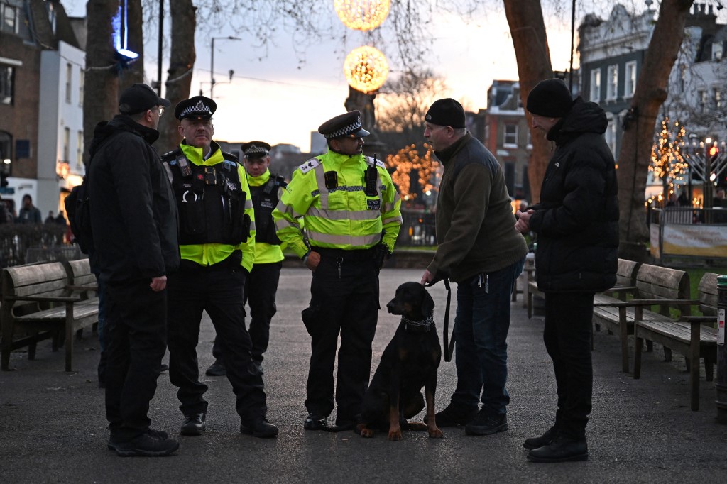 Ενισχύονται τα μέτρα ασφαλείας σε εορταστικές εκδηλώσεις για το Χάνουκα σε όλο τον κόσμο μετά το μακελειό στο Σίδνεϊ