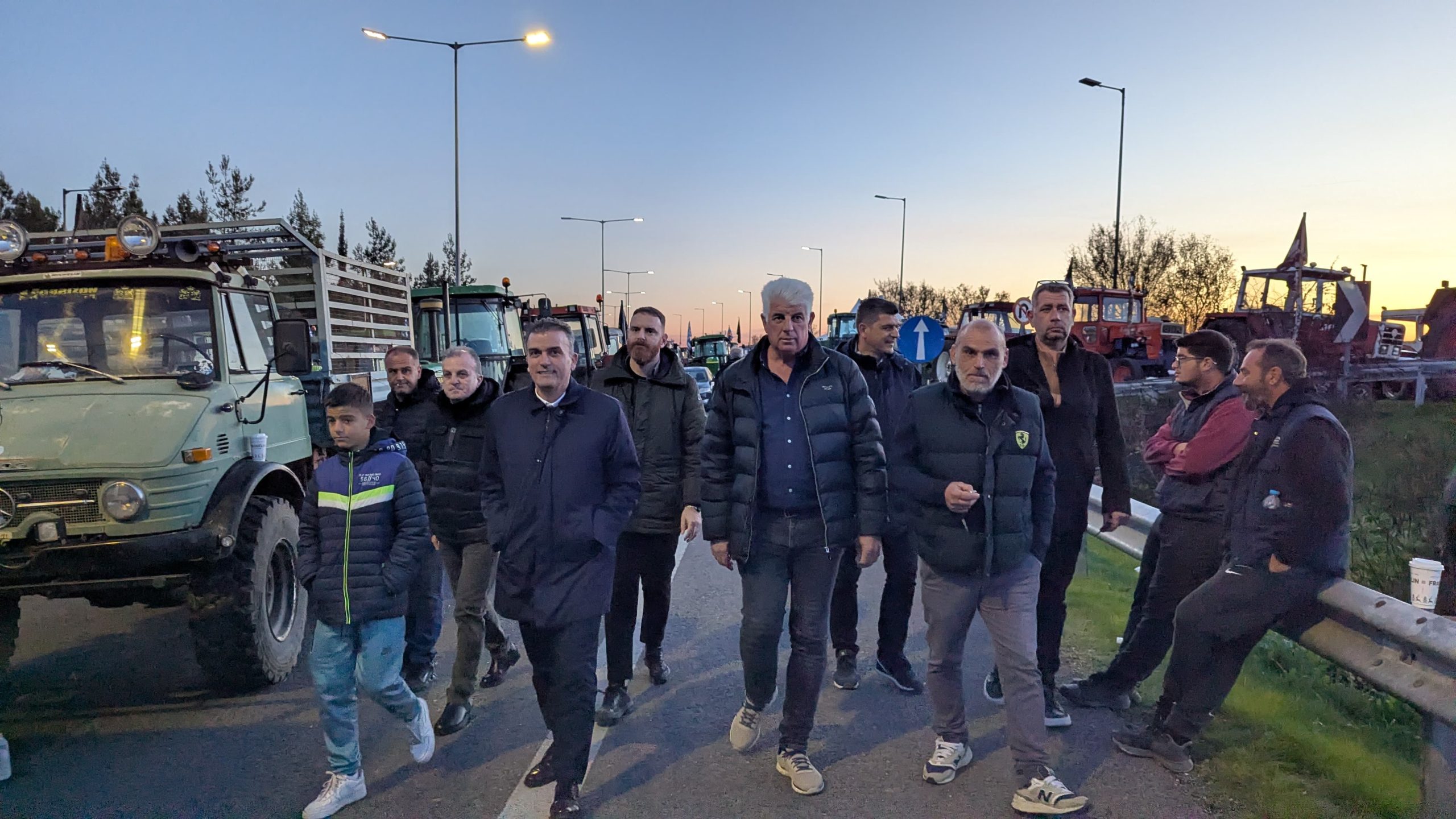 Στο μπλόκο της Νίκαιας ο δήμαρχος Λαρισαίων