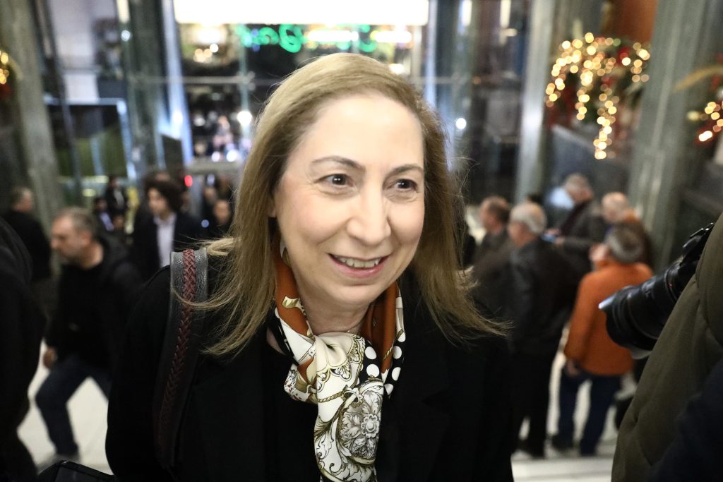 Live η ομιλία του Αλ. Τσίπρα στην επίσημη παρουσίαση του βιβλίου του με τίτλο «Ιθάκη» – «Παρών» στο «Παλλάς» ο νυν και ο πρώην ΣΥΡΙΖΑ