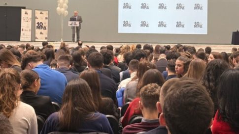 Από την Αδελαΐδα στο στούντιο της “Φωνής της Ελλάδας”- Η διαδρομή ζωής της Χρυσούλας Μελισσινάκη και του Παναγιώτη Μαυραειδή