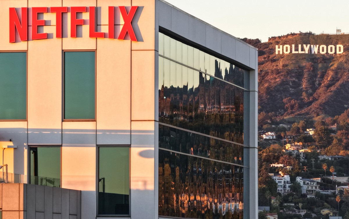 Netflix To Purchase Warner Bros.