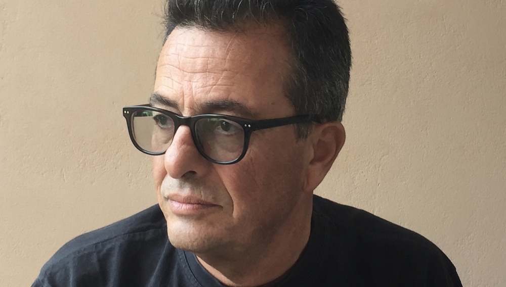 “Τσιγαμάκι”, ήτοι 25 μικροδιηγήματα γύρω από ένα τσιγάρο, του Παύλου Μεθενίτη (audio)