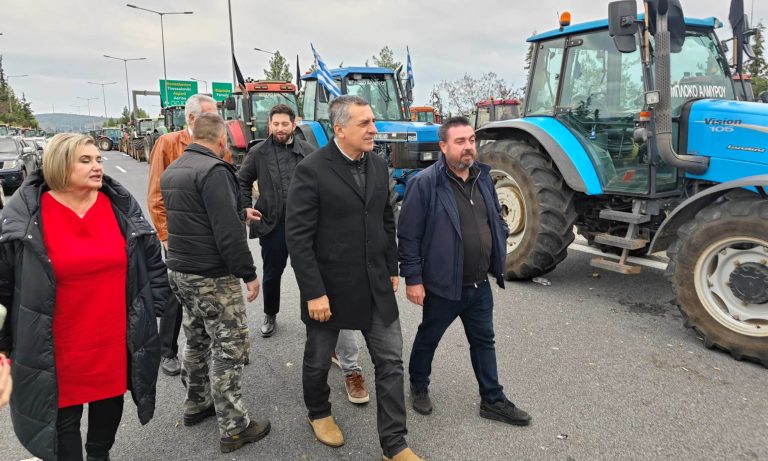 Δ. Κουρέτας: Οι αγρότες διεκδικούν μέλλον και σχέδιο ανάπτυξης – Στο μπλόκο των Μικροθηβών ο Περιφερειάρχης Θεσσαλίας