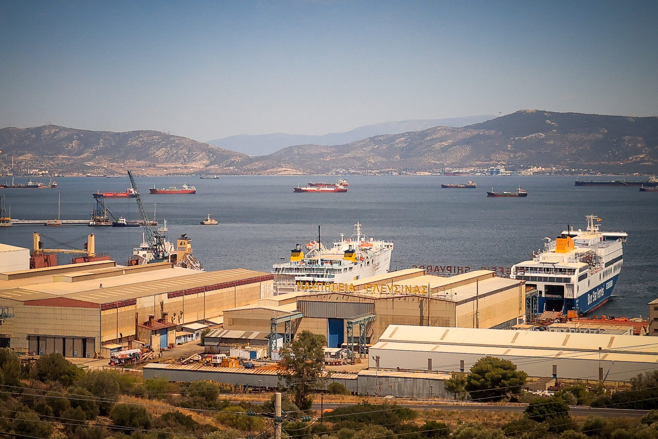 Live η εκδήλωση στα Ναυπηγεία Ελευσίνας για το αναπτυξιακό σχέδιο του λιμανιού, παρουσία Βασίλη Κικίλια και Κίμπερλι Γκίλφοϊλ