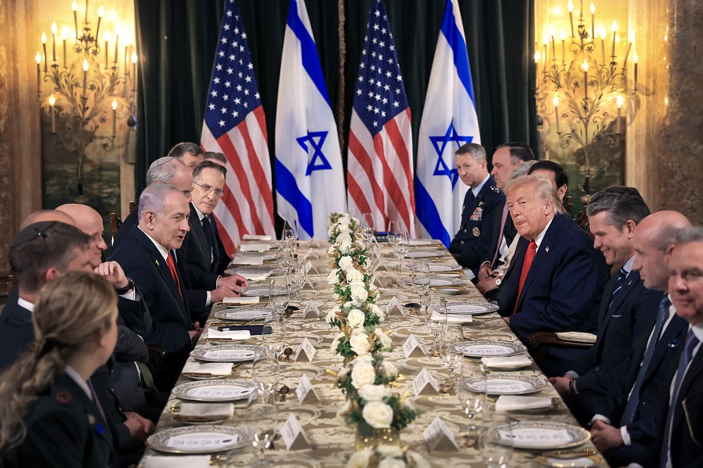 Ο Τραμπ στηρίζει τον Νετανιάχου και θέλει αφοπλισμό της Χαμάς – «Το συντομότερο η δεύτερη φάση του σχεδίου για τη Γάζα»