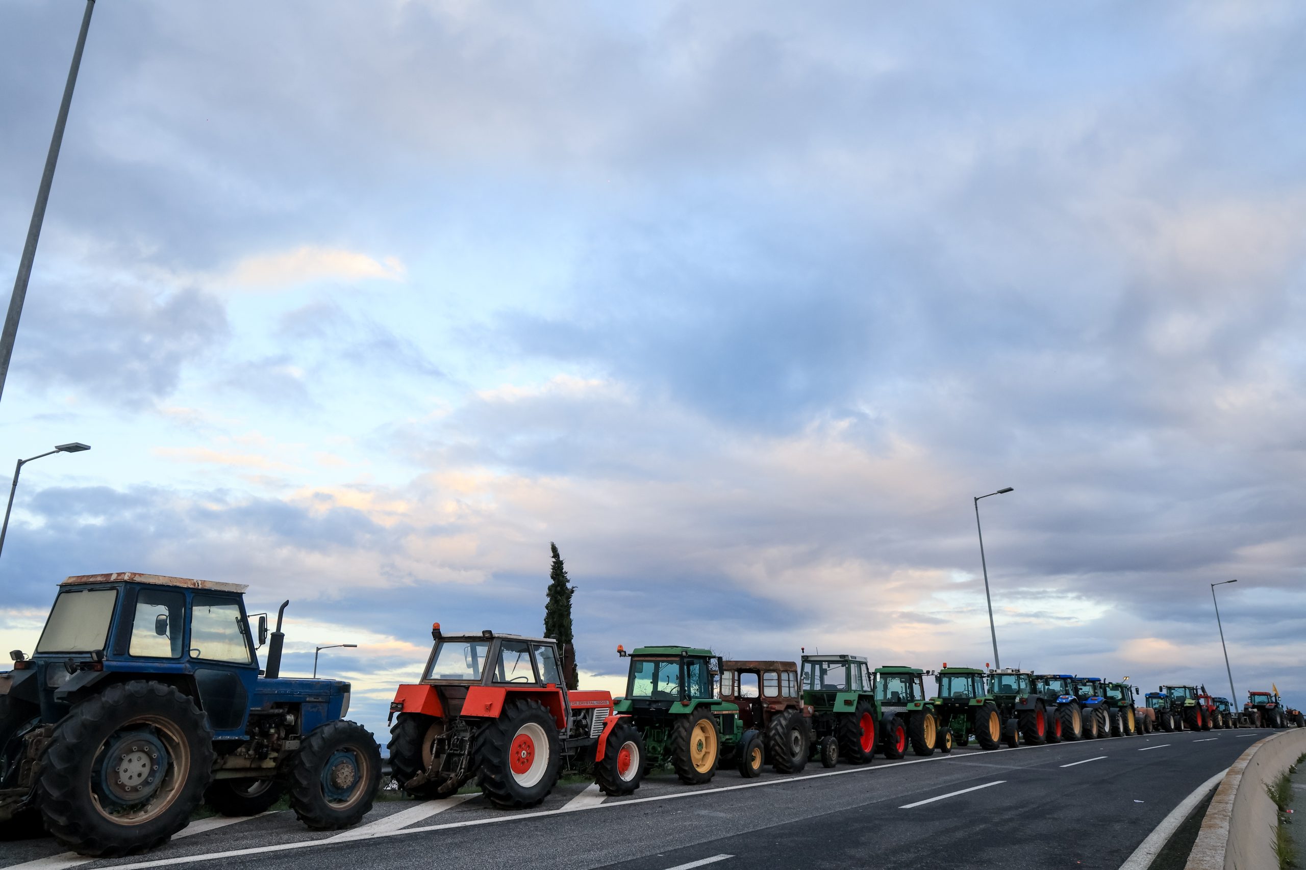 Αύριο η πανελλαδική σύσκεψη αγροτών στη Νίκαια – Κρίσιμες αποφάσεις για το μέλλον των κινητοποιήσεων