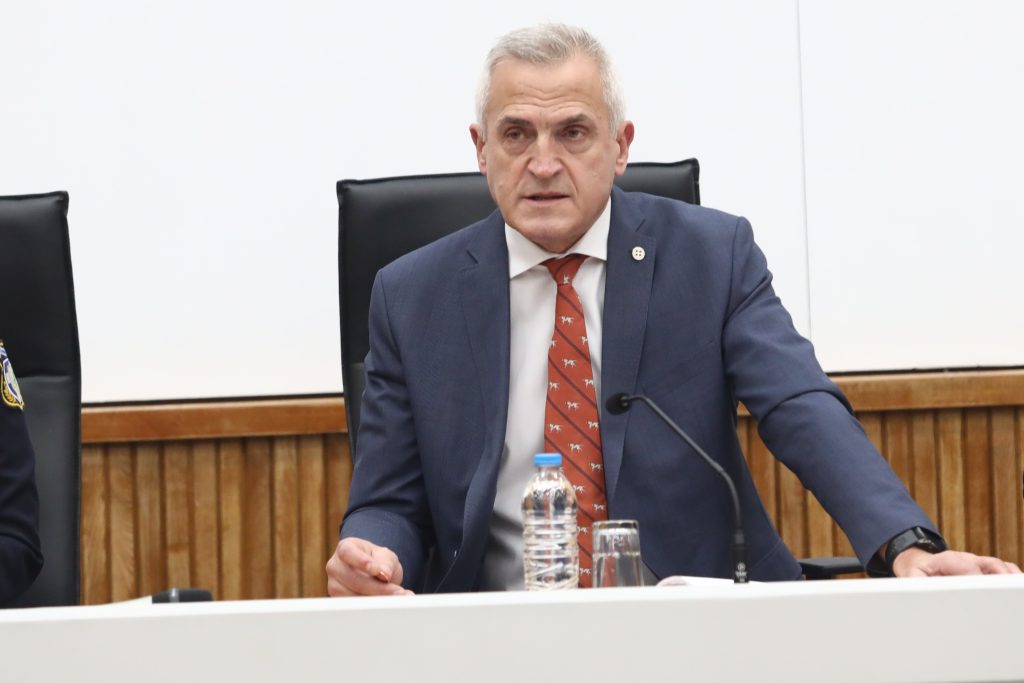 Πώς στήθηκε η επιχείρηση «Ίπαλλος» που οδήγησε στη σύλληψη του «Έλληνα Εσκομπάρ» – Χρυσοχοΐδης: «Ο πόλεμος ενάντια στους εμπόρους ναρκωτικών θα συνεχιστεί»