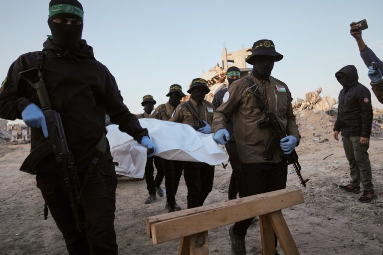 Iσραήλ: Αναγνωρίστηκαν τα λείψανα του προτελευταίου ομήρου – Ήταν υπήκοος Ταϊλάνδης