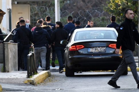 Μπλόκο Μικροθηβών: Καταγγελίες αγροτών για άδειασμα λογαριασμών – Αποφάσεις αύριο στις Σέρρες