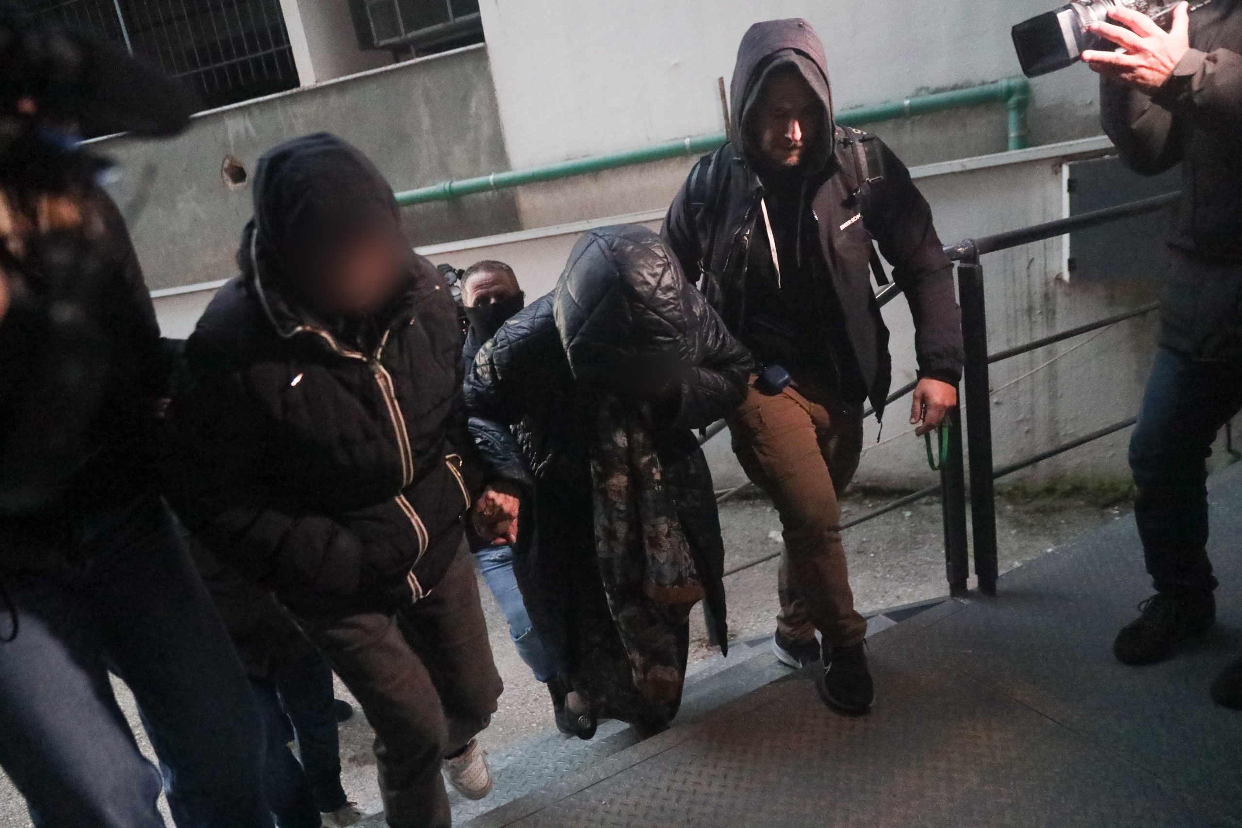 Σκάνδαλο ΟΠΕΚΕΠΕ: Ενώπιον του Ευρωπαίου ανακριτή οι 8 από τους 16 συλληφθέντες – Αναζητούνται και άλλοι εμπλεκόμενοι