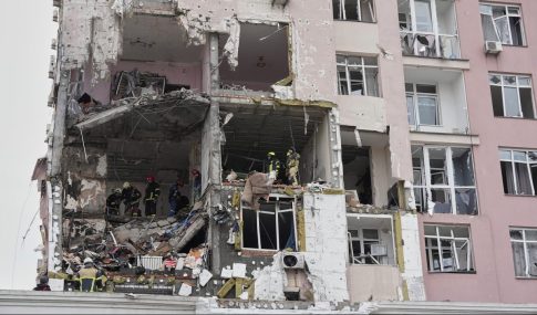 Στο νοσοκομείο του Βόλου μεταφέρθηκε γυναίκα οδηγός μετά από τροχαίο στην Αγριά