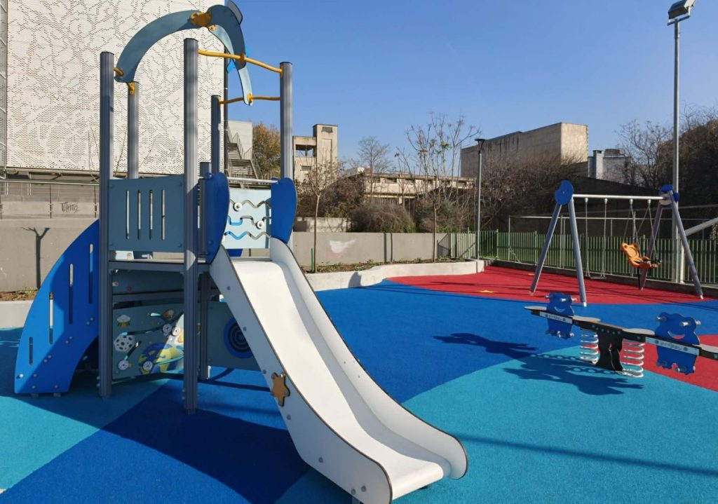 «Οι γειτονιές αποκτούν ζωή» δήλωσε ο δήμαρχος Θεσσαλονίκης Στ. Αγγελούδης παραδίδοντας νέα παιδική χαρά