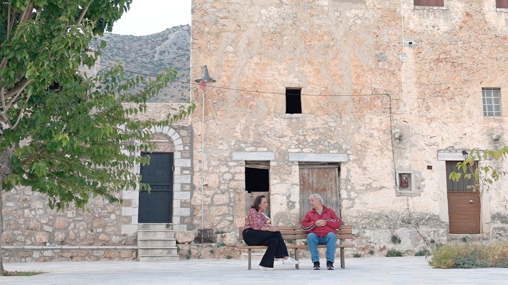 «365 Στιγμές» με τη Σοφία Παπαϊωάννου – «Το μυστικό των Χριστουγέννων της κυράς Ανθής στη Μάνη και οι Μανιάτες της Κορσικής» – Απόψε στις 23:00 στο ΕΡΤnews