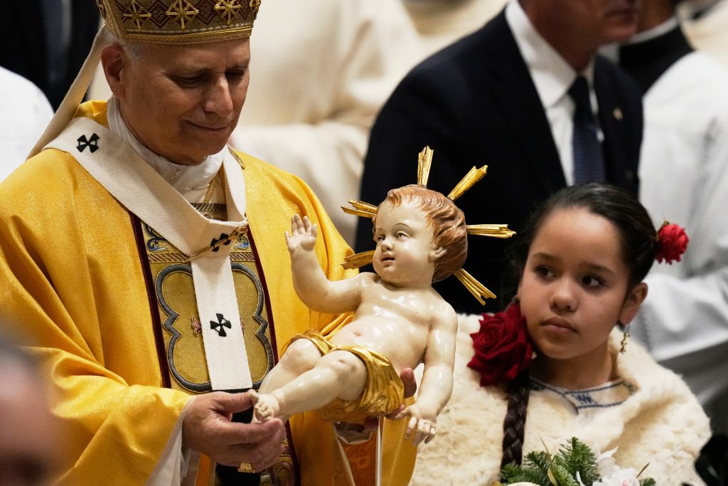 Πάπας Λέων: Εκκλήσεις για ειρήνη στην πρώτη του ευλογία για τα Χριστούγεννα