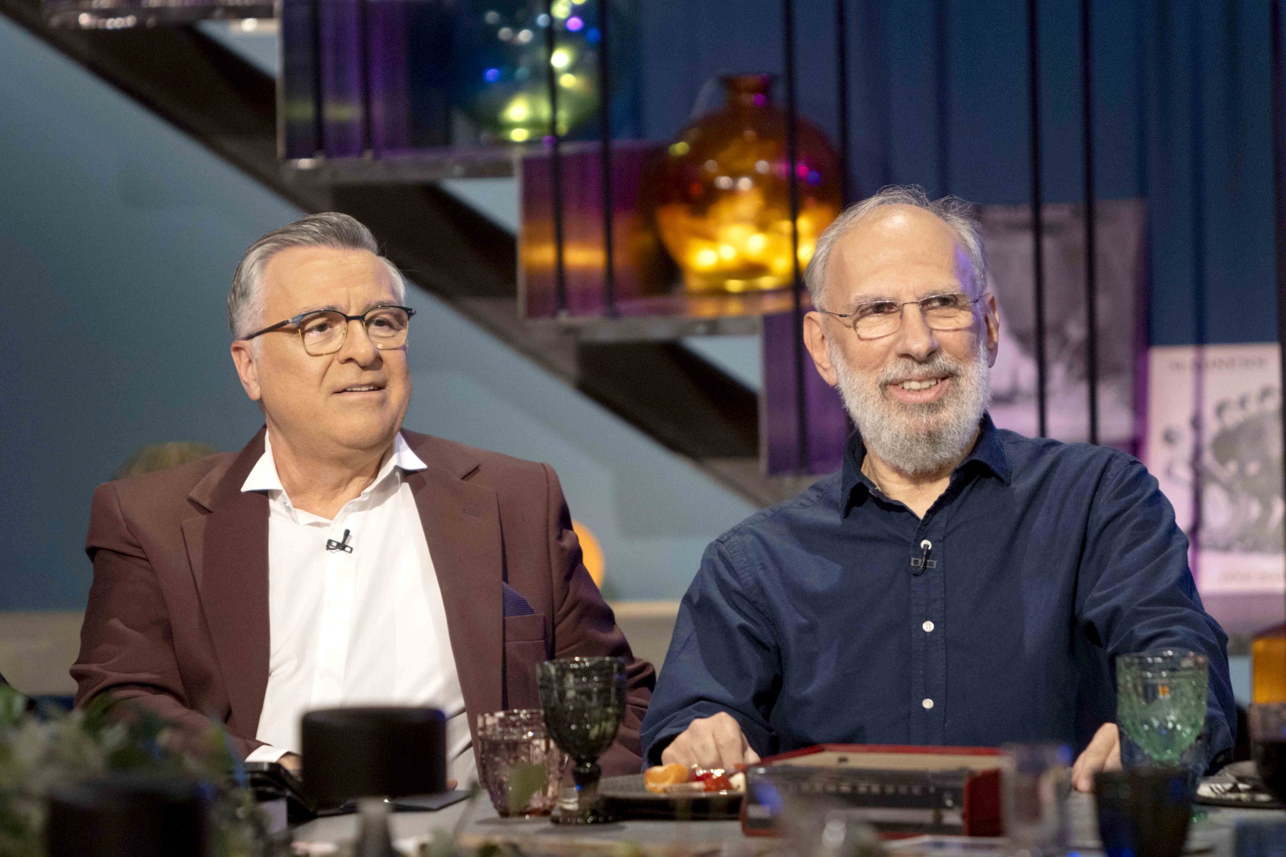 ΕΡΤ1: #Παρέα με τον Γιώργο Κουβαρά – «Οι ξεχωριστοί φίλοι του Δημήτρη Γιαρμενίτη» Α΄ Μέρος