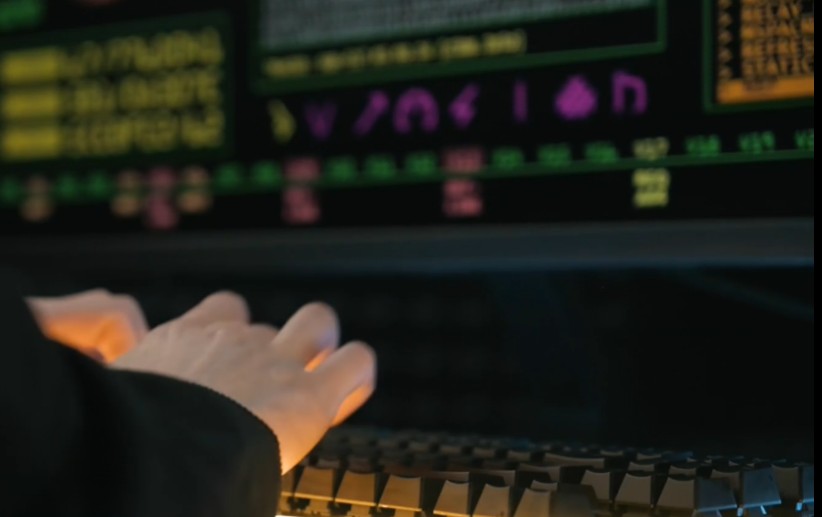 Mπαράζ συλλήψεων για τηλεοπτική πειρατεία – Τι αποκαλύπτει στο ΕΡΤnews πελάτης του παράνομου κυκλώματος