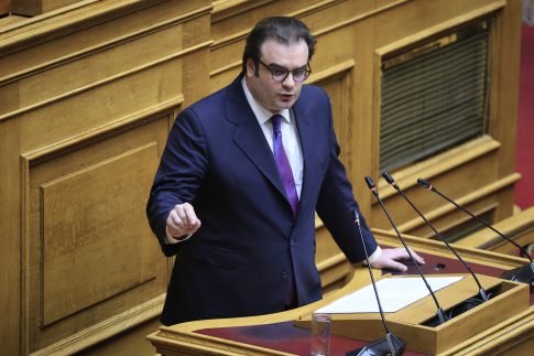 Π. Πετράκης στο ΕΡΤnews Radio 105,8: Μόνο θετικά στοιχεία έχει η είσοδος της Βουλγαρίας στο ευρώ –  Βαραίνει ο θεμέλιος λίθος της ειρήνης στην περιοχή μας