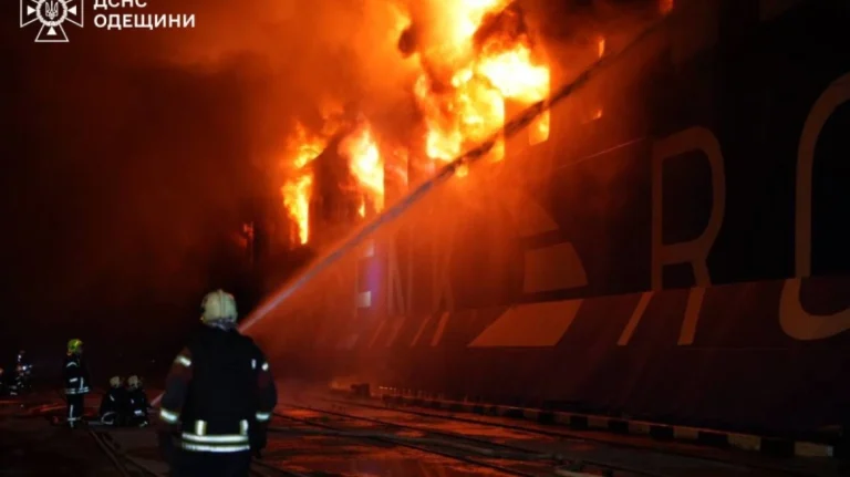 Η Ρωσία χτύπησε με drones και πυραύλους δύο λιμάνια της Οδησσού – Ζημιές σε τουλάχιστον τρία τουρκικά πλοία