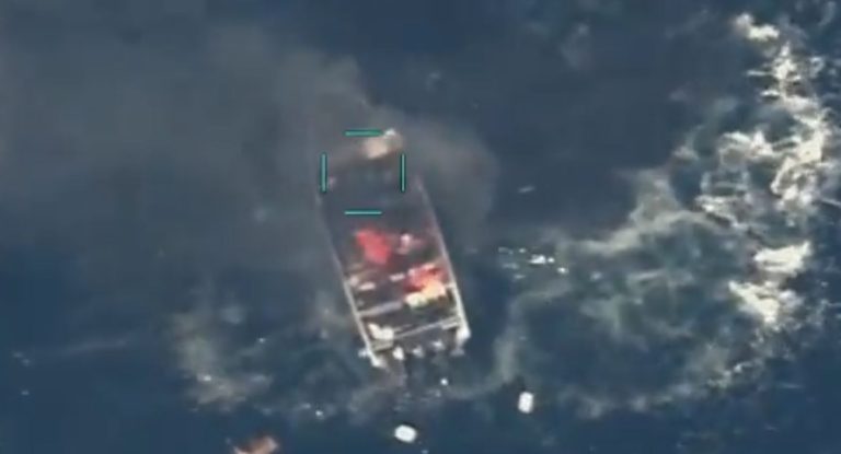 Λευκός Οίκος: Ναύαρχος διέταξε το δεύτερο αμερικανικό πλήγμα κατά σκάφους στη Βενεζουέλα