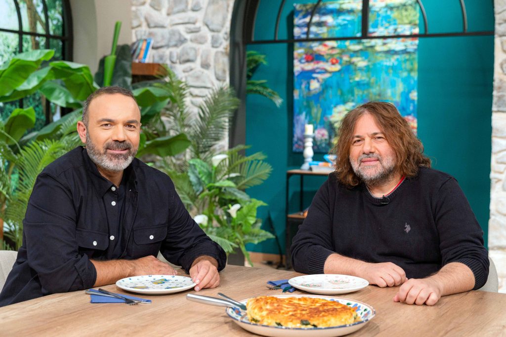 ΕΡΤ1: «ΠΟΠ Μαγειρική» με τον Ανδρέα Λαγό – Καλεσμένοι οι Αλέξανδρος Λογοθέτης, Μάνος Πυροβολάκης, Τίνα Αλεξοπούλου, Ξένια Βέρρα, Ζωή Κρονάκη