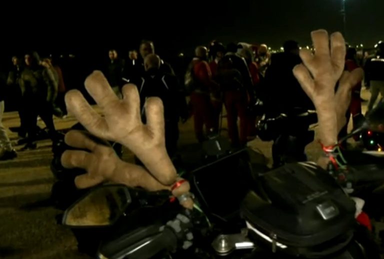 Αγιοβασιλίτσες κι Αγιοβασίληδες διέσχισαν με μοτοσικλέτες το κέντρο της Θεσσαλονίκης