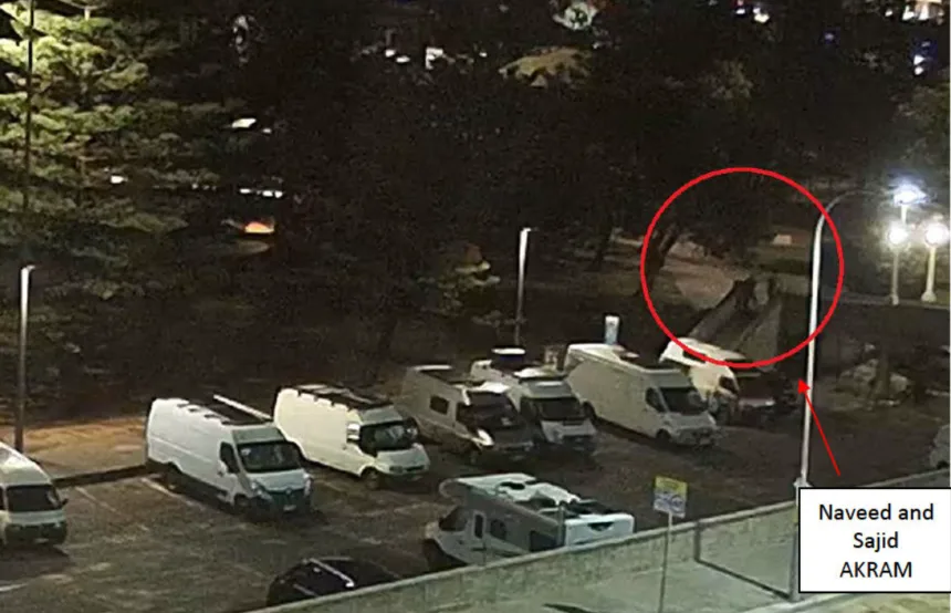 Μακελειό στο Σίδνεϊ: Στην Αυστραλία είχαν εκπαιδευτεί οι δράστες – Είχαν πετάξει αυτοσχέδιες βόμβες στο πλήθος που δεν εξερράγησαν