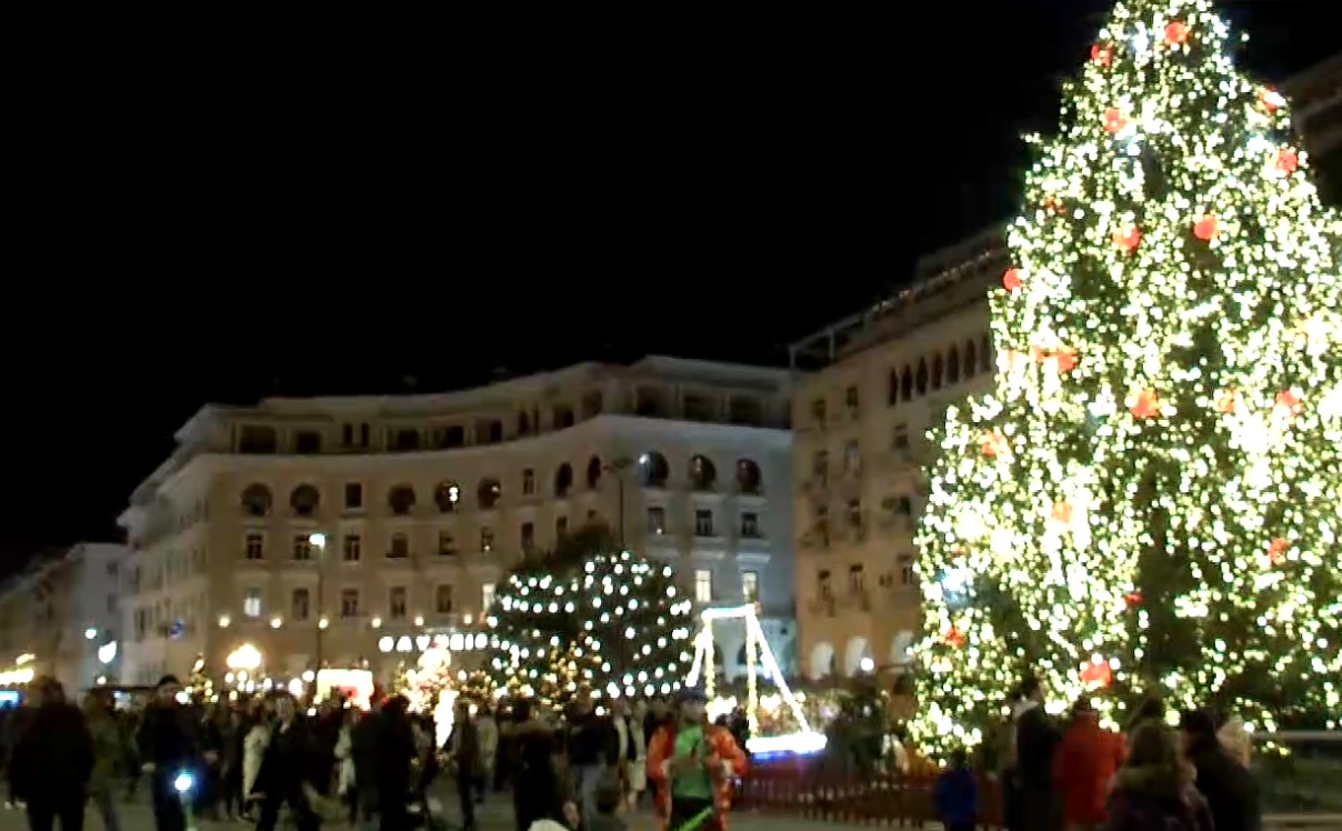 Θεσσαλονίκη: Χριστουγεννιάτικες αγορές και βόλτες στο κέντρο της πόλης