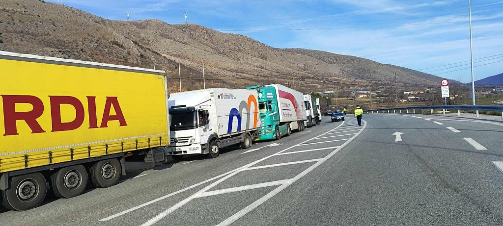 Κοζάνη: Νέος κύκλος αγροτικών κινητοποιήσεων στη Σιάτιστα – Αποφασισμένοι να μείνουν στα μπλόκα και τα Χριστούγεννα οι αγρότες