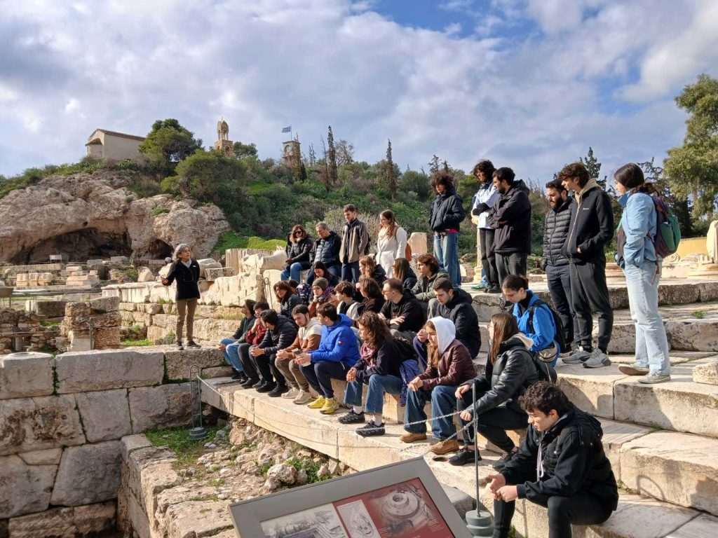 ΕΜΠ: Εκπαιδευτική επίσκεψη φοιτητών στον αρχαιολογικό χώρο της Ελευσίνας