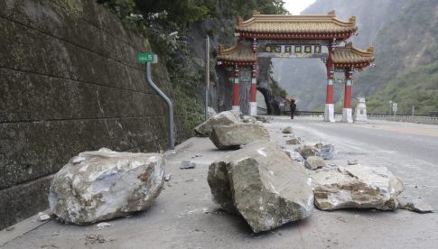 Ζελένσκι: Η Ουκρανία θα διεξάγει εκλογές μετά την υπογραφή ειρηνευτικής συμφωνίας – Το σχέδιο 20 σημείων που παρουσίασε