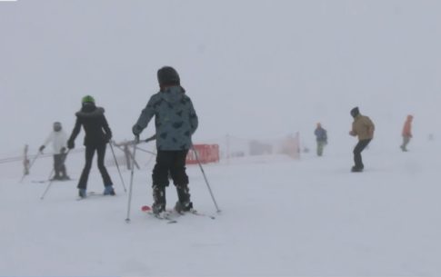 Έκρηξη σε αυτοκινητόδρομο της Ιταλίας: Φορτηγό με αέριο τυλίχθηκε στις φλόγες (βίντεο)