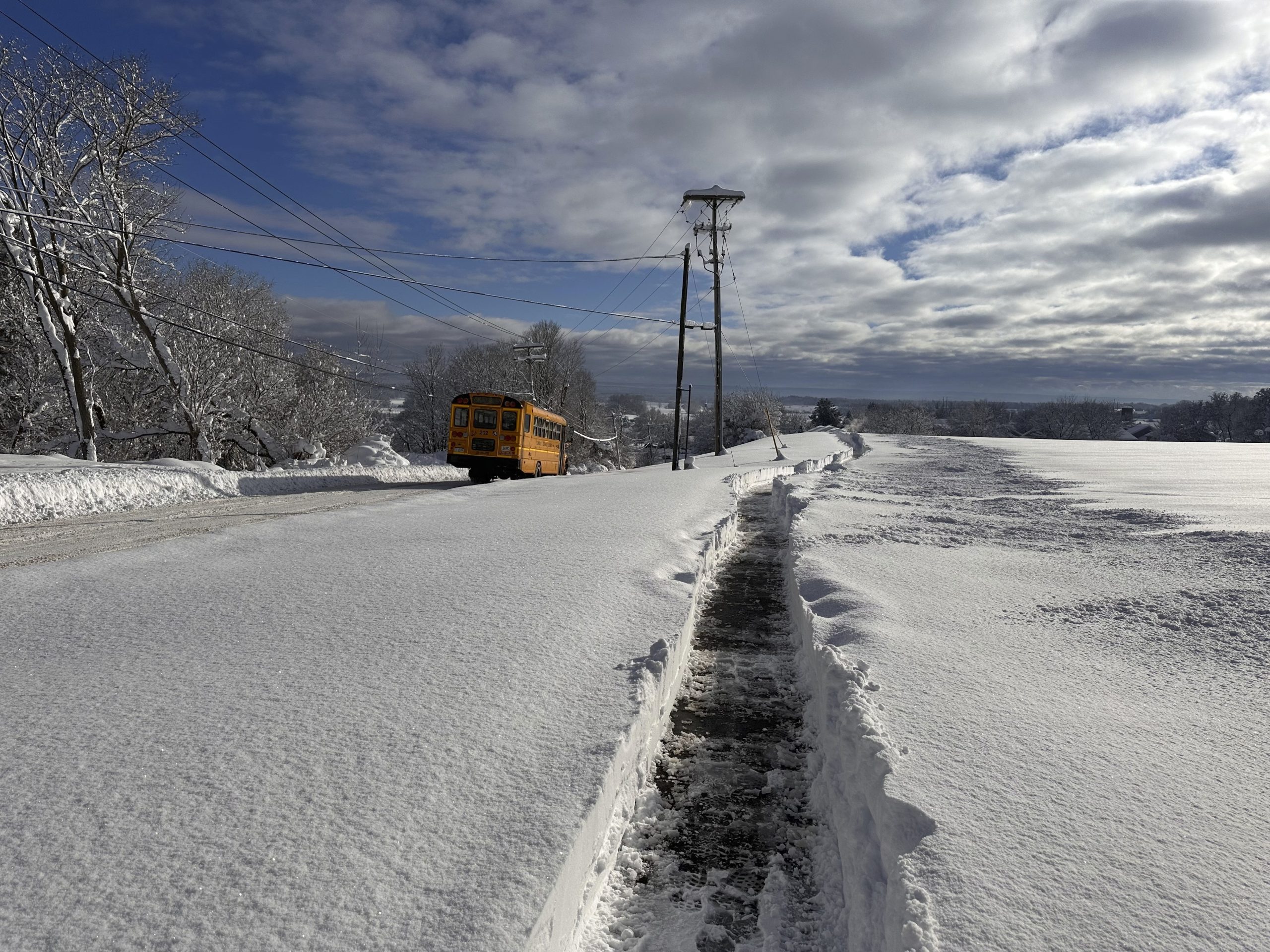 Σε κατάσταση έκτακτης ανάγκης Νέα Υόρκη και Νιου Τζέρσεϊ λόγω σφοδρής χιονοθύελλας – Χάος στα αεροδρόμια