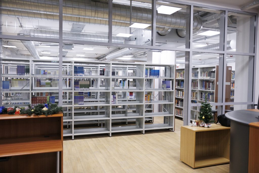 Θεσσαλονίκη: Εγκαινιάστηκε η βιβλιοθήκη της ΣΘΕ στον χώρο όπου υπήρχε η κατάληψη του Βιολογικού