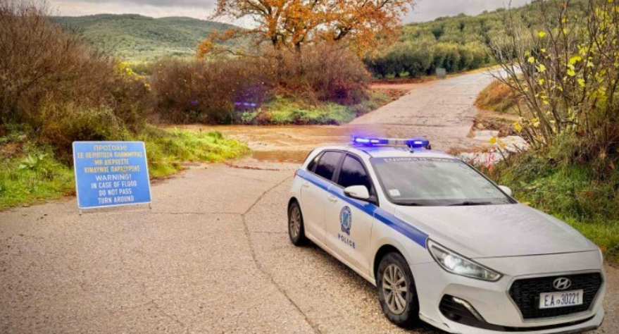 Πλημμυρισμένοι δρόμοι και διακοπές κυκλοφορίας σε Πιερία, Χαλκιδική και Ημαθία