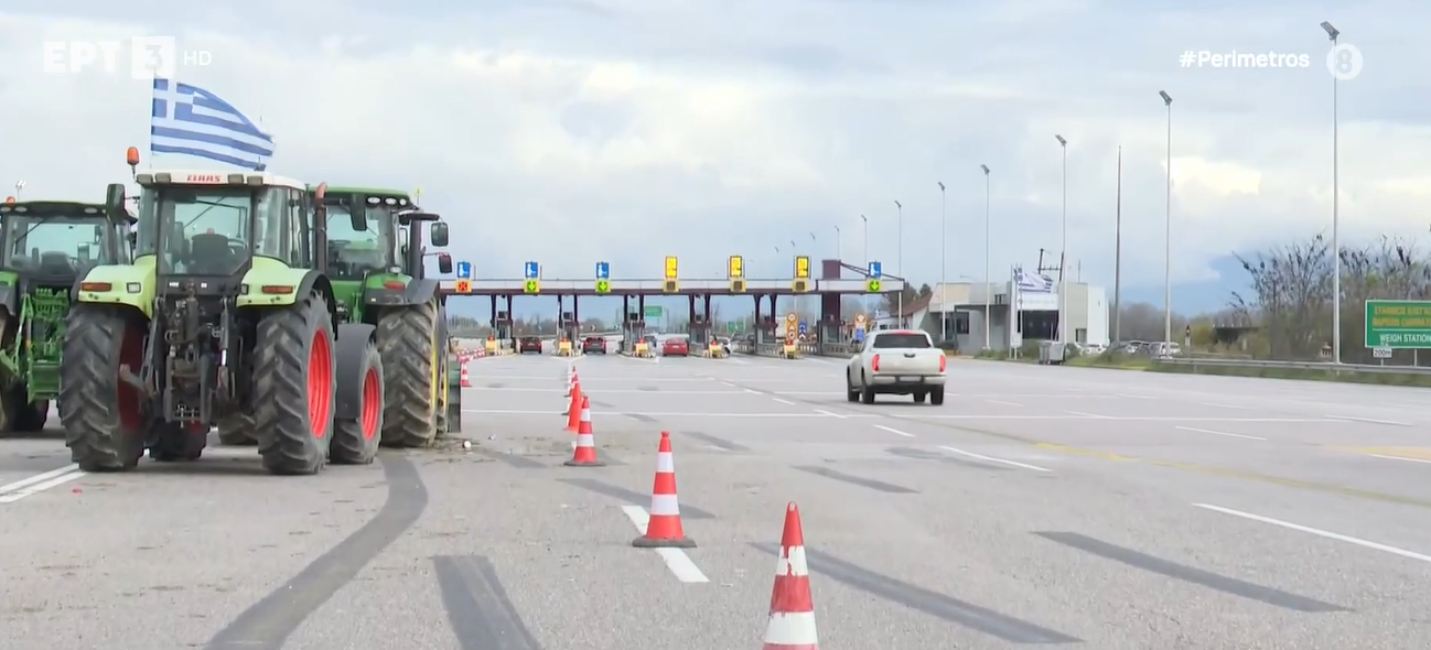 Θεσσαλονίκη: Αμετακίνητοι στους δρόμοι οι αγρότες – Σχεδιάζουν μπλόκα μέχρι και τις γιορτές