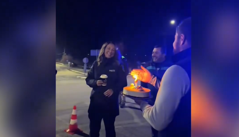 Αγρότες γιόρτασαν τα γενέθλια γυναίκας αστυνομικού με τούρτα
