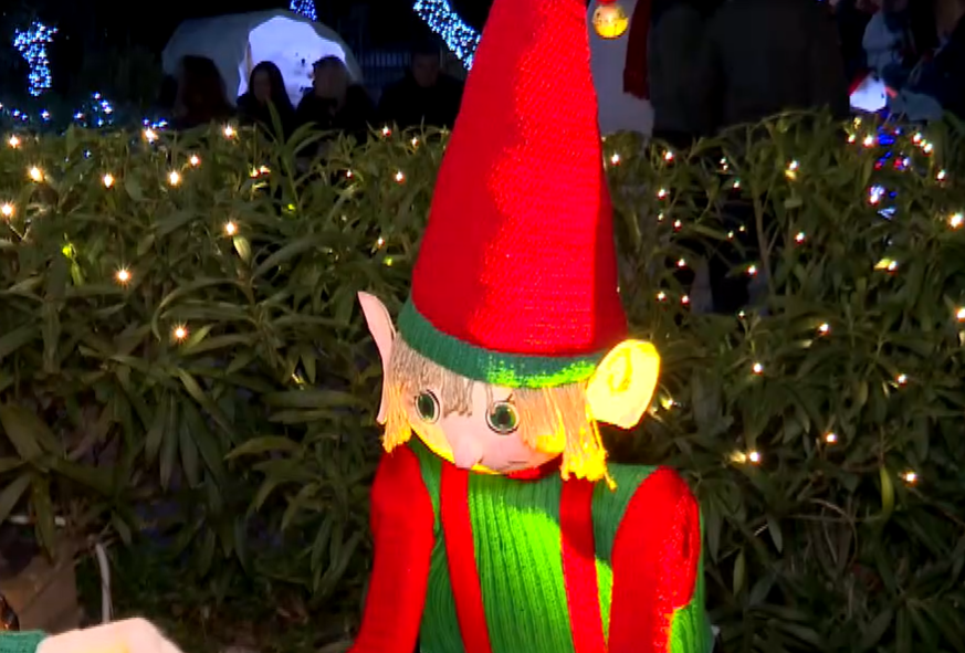 Χίος: Μοναδικό πλεκτό χριστουγεννιάτικο χωριό εντυπωσιάζει στα Θυμιανά