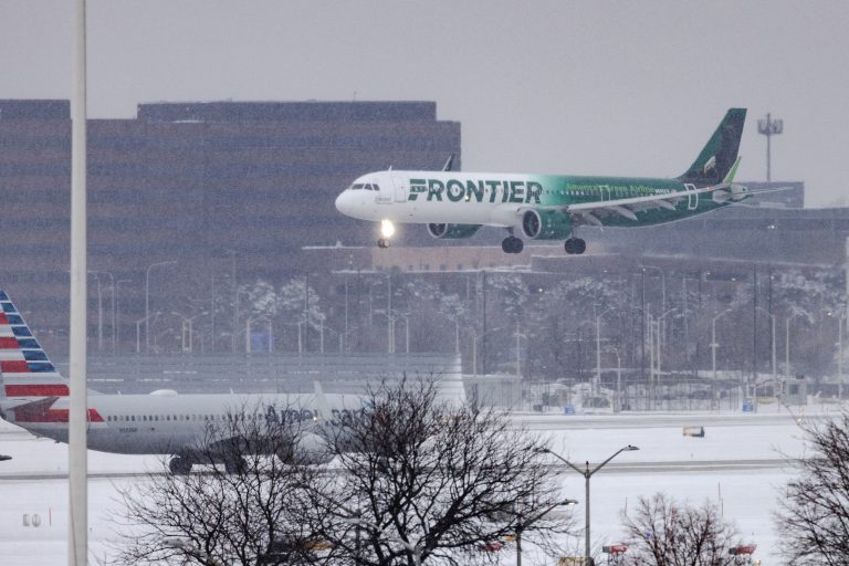 Συναγερμός σε περιοχές των ΗΠΑ για αντιμετώπιση καταιγίδας- Κυκλοφοριακά προβλήματα από το χιόνι