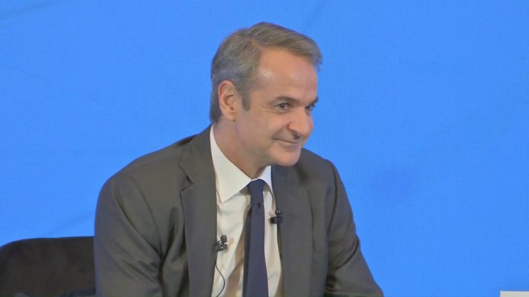 Συζήτηση του Πρωθυπουργού με τον Ν. Χατζηνικολάου στο Συνέδριο «Υγεία πάνω απ’ όλα»