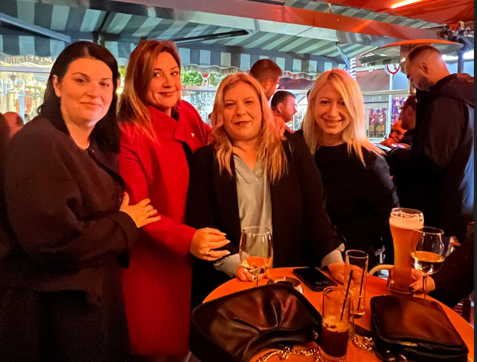 Η Μαρία Συρεγγέλα και το reunion στη Δυτική Αθήνα