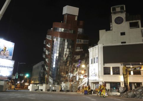 Αλμυρός: Ο Καραγκιόζης «ερμηνεύει» την επιστήμη στο «Καφέ της Επιστήμης»