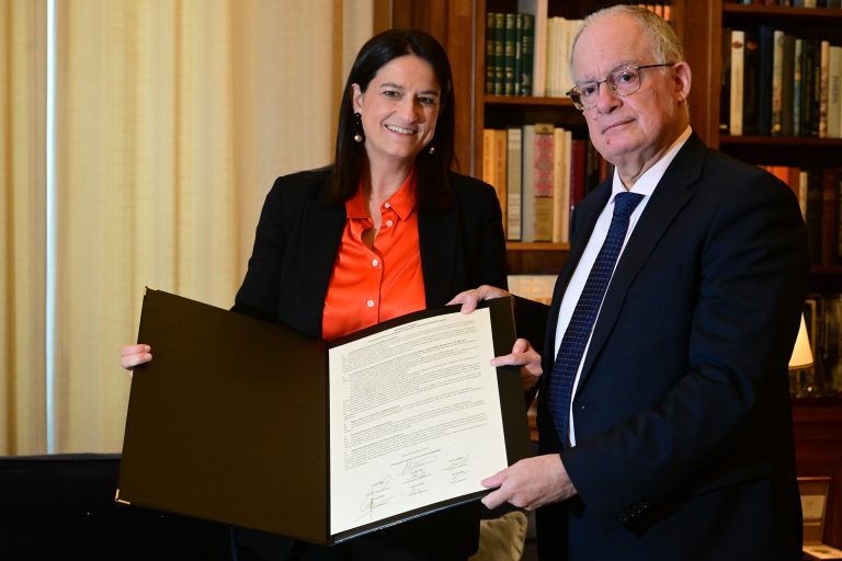 Συνάντηση του Προέδρου της Δημοκρατίας με τη Νίκη Κεραμέως για την Εθνική Κοινωνική Συμφωνίας για τις ΣΣΕ