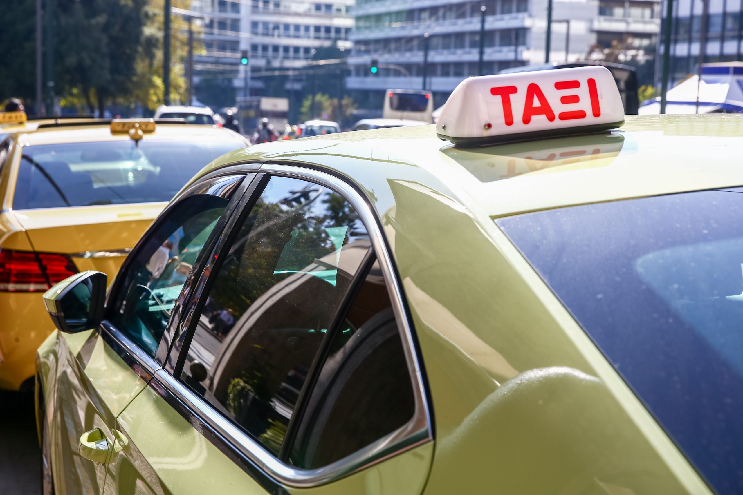 Χωρίς ταξί η Αθήνα και σήμερα Πέμπτη – Πήρε παράταση η απεργία – Συγκέντρωση των απεργών στις 10:00