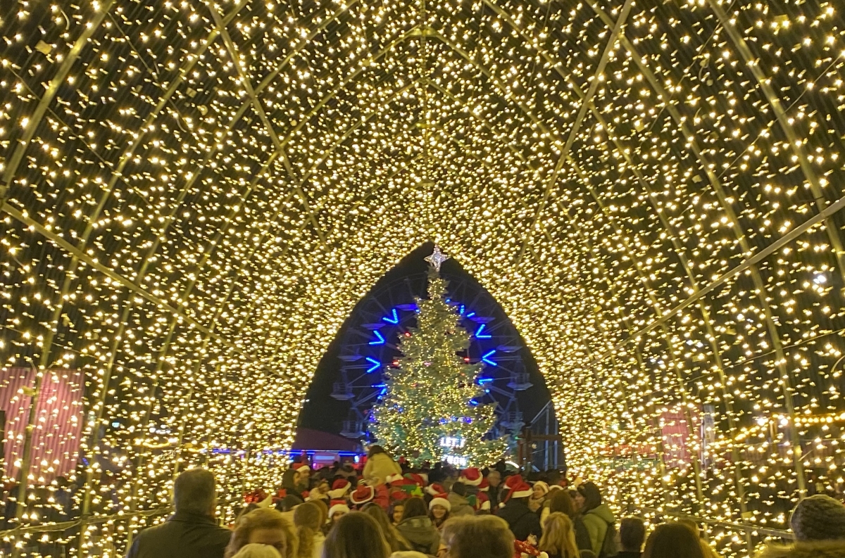 Η μαγεία των Χριστουγέννων έφτασε στην Τρίπολη