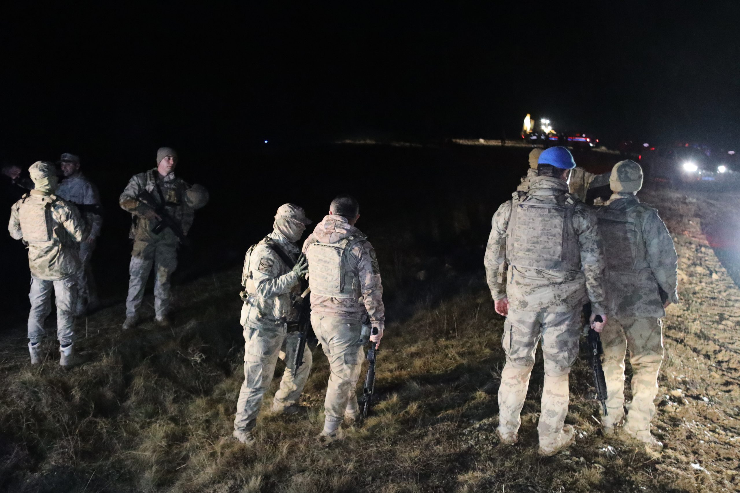 Άγνωστα τα αίτια της συντριβής του αεροπλάνου του Λίβυου στρατηγού – Αγωνία για τη λίστα με τα ονόματα των θυμάτων