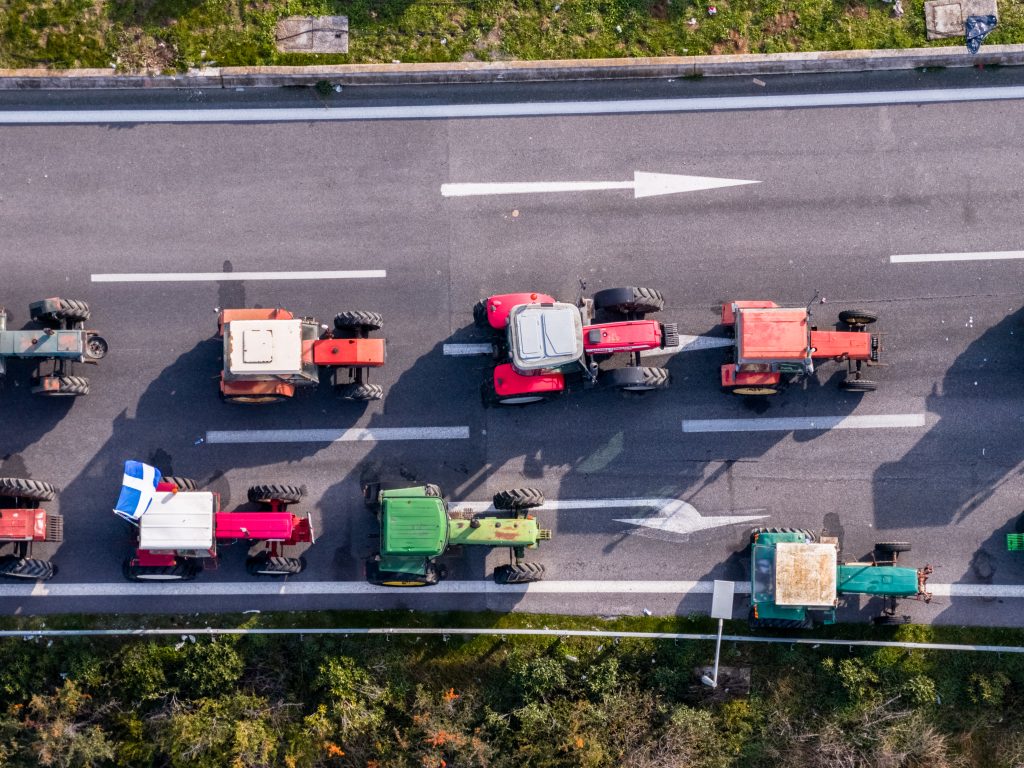 Ρεβεγιόν στα μπλόκα για τους αγρότες – Νέα πανελλαδική σύσκεψη για την κλιμάκωση των κινητοποιήσεων