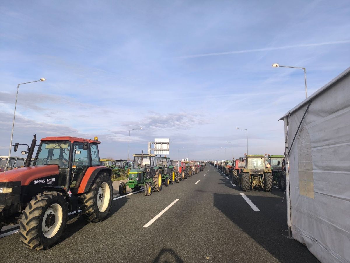 Θεσσαλία: Συνέχιση των κινητοποιήσεων αποφάσισε η συνέλευση των αγροτών στην Νίκαια