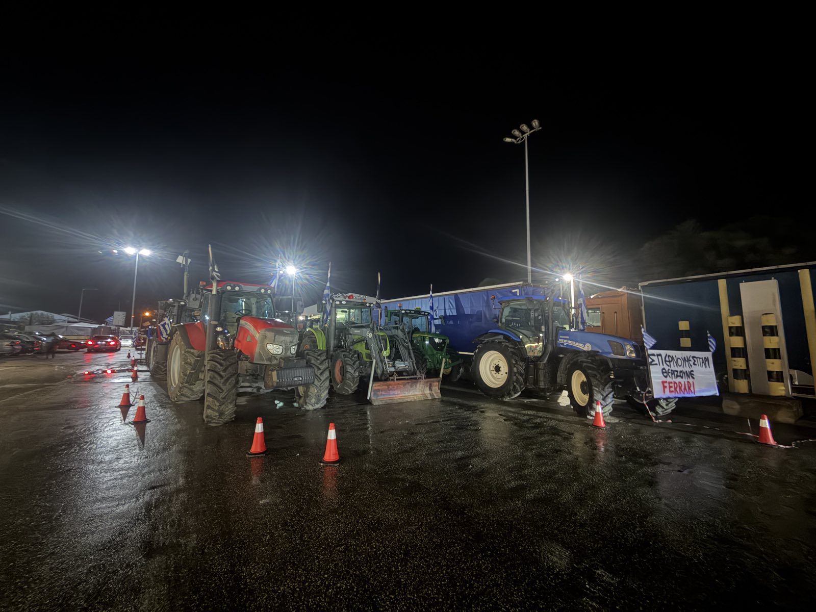 Έβρος: Για 4η μέρα οι αγρότες στο μπλόκο του τελωνείου Κήπων – Θα ενισχυθεί με ελαιοπαραγωγούς