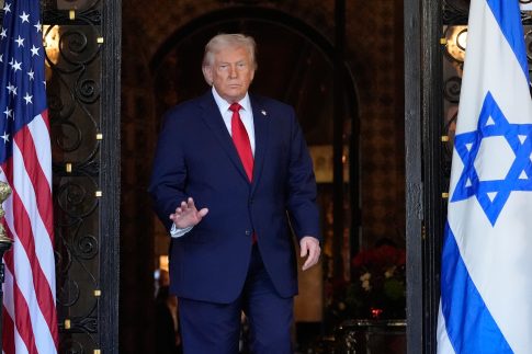 Γαλλία: Ο Τζορτζ Κλούνεϊ, η σύζυγός του Αμάλ και τα παιδιά τους απέκτησαν τη γαλλική υπηκοότητα