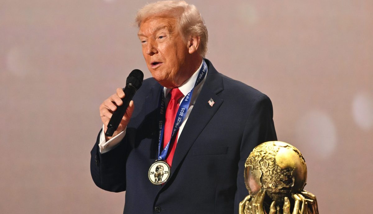 Το βραβείο ειρήνης της FIFA στον Ντόναλντ Τραμπ – «Από τις μεγαλύτερες τιμές της ζωής μου»